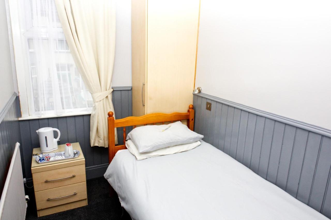 Mallowview Bed And Breakfast คลีทอร์ปส์ ภายนอก รูปภาพ