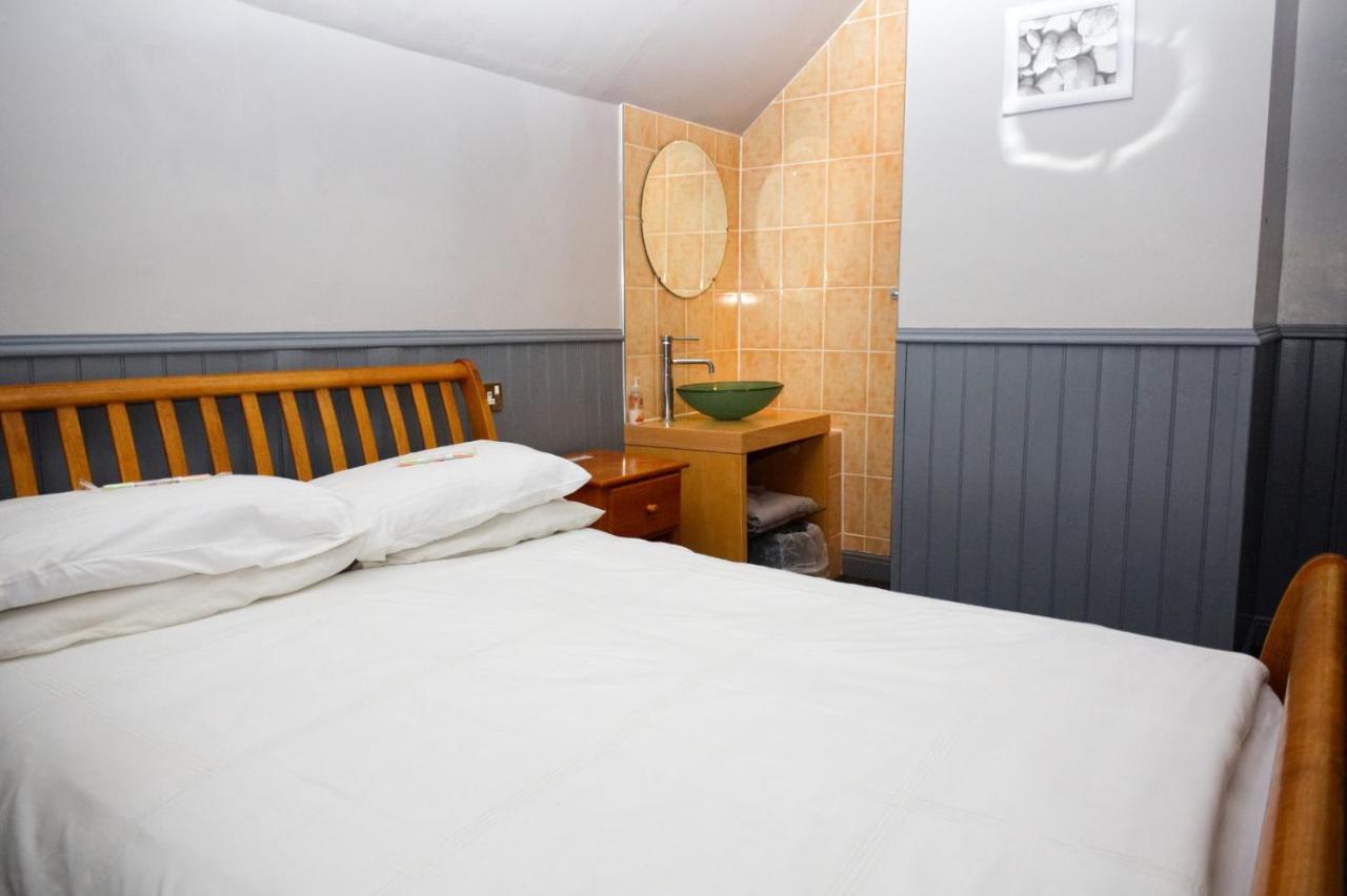 Mallowview Bed And Breakfast คลีทอร์ปส์ ภายนอก รูปภาพ